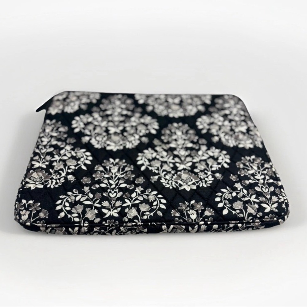 Vera Bradley Retired Chandelier Noir Quilted Laptop Sleeve Minimalist Bohemian - Picture 2 of 7